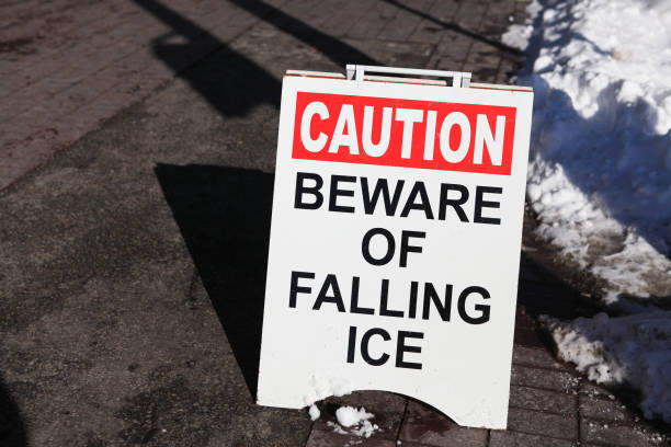 istock Danger Watch for Falling Ice and Snow Sign 1130701067