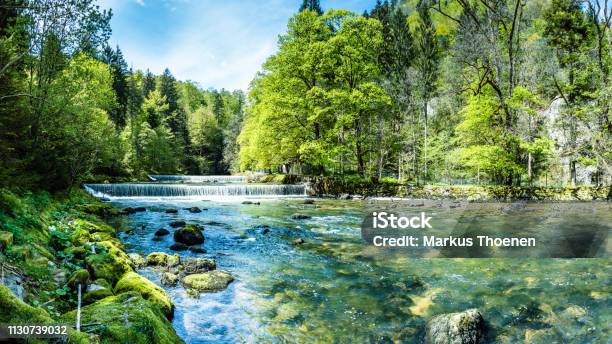 Areuse Река В Невшатель Джура Швейцария Панорама — стоковые фотографии и другие картинки Природа
