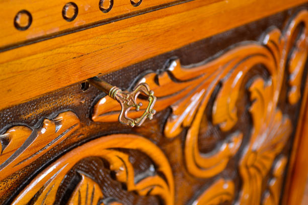 Wooden safes and keys Ceviz, Anahtar, Kilit, Demir, Duvar Resmi kompozisyon stock pictures, royalty-free photos & images