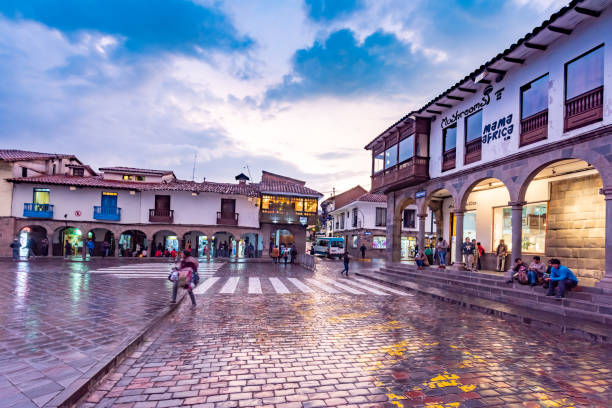 fotografii de stoc, fotografii și imagini scutite de redevențe cu plaza de armas din cuzco, peru - chinchero district