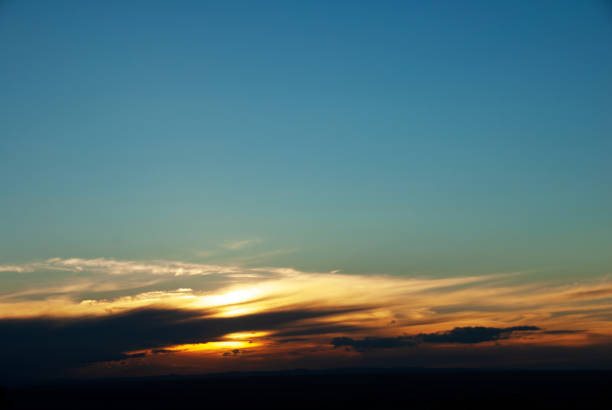 暗い乱流嵐不吉雲 - new mexico landscape sky ethereal ストックフォトと画像