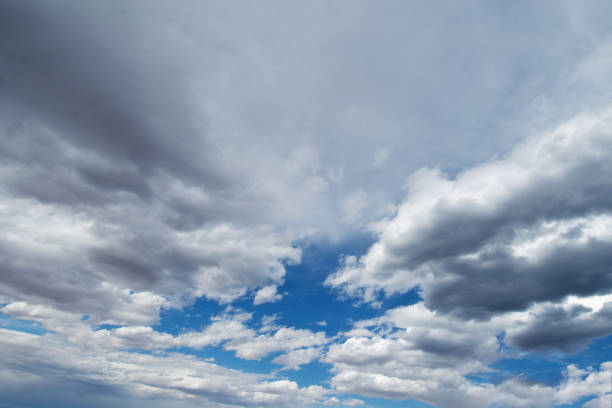 gewitterwolken - new mexico landscape sky ethereal stock-fotos und bilder