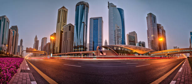 skyline di dubai all'alba, emirati arabi uniti. - birdview foto e immagini stock