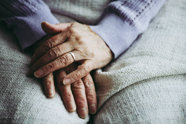 istock Elderly women and hand 1130805631