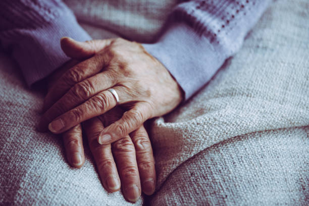 istock Elderly women and hand 1130805637