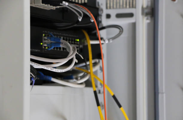 istock Maintenance fiber at it center control 1130882374