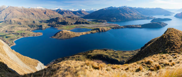 istock Lake Wanaka And The Southern Alps 1130892674