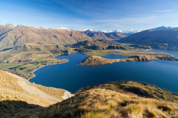 istock Lake Wanaka And The Southern Alps 1130892887
