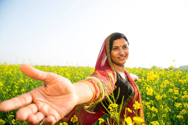 India, 25-29 Years, Adult, Adults Only, Agricultural Field