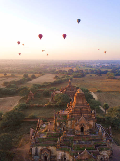 istock Sunrise on the Temples of Bagan 1130918930