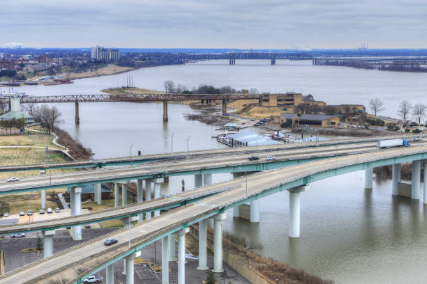 istock View of Bridge over Mississippi River at Memphis, Tennessee 1130943607