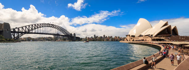 opera w sydney i sydney harbour bridge, australia - sydney australia sydney harbor bridge opera house sydney opera house zdjęcia i obrazy z banku zdjęć