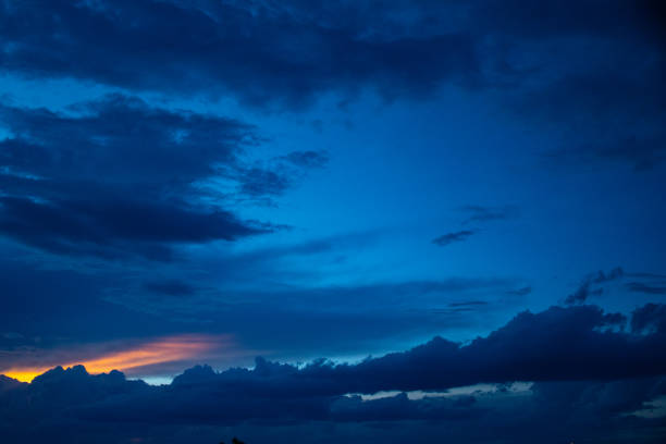 暗い乱流嵐不吉雲 - new mexico landscape sky ethereal ストックフォトと画像