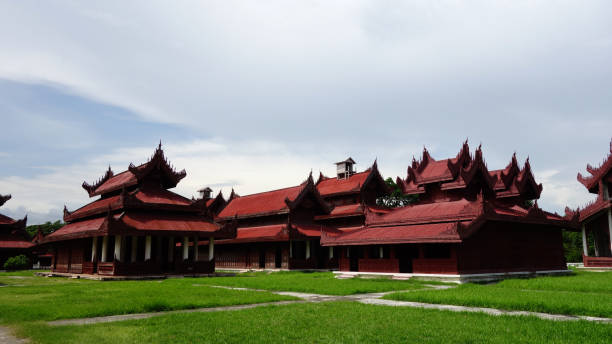 in viaggio per il myanmar. mandalay e dintorni. - burmese culture foto e immagini stock