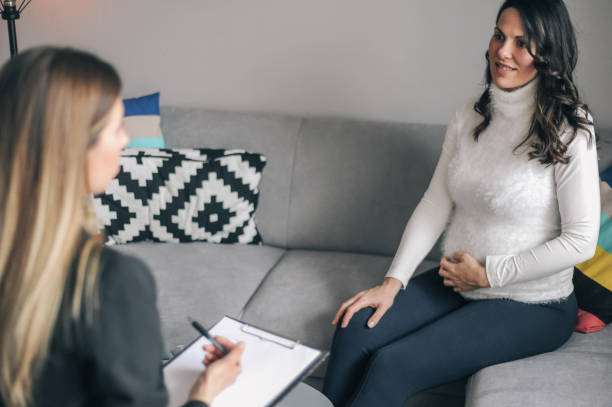 istock Pregnant woman on counseling appointment 1131100937