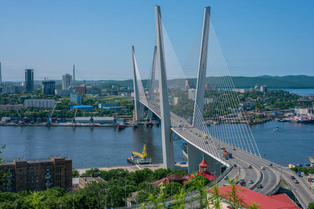 istock Golden Bridge in Vladivostok 1131117160