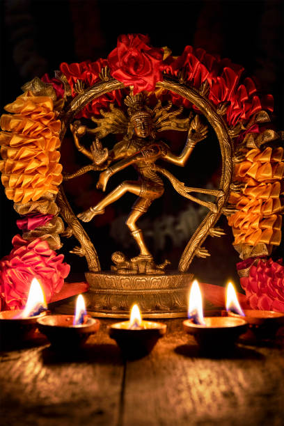 shiva nataraja with diwali lights - shiva nataraja dancing indian culture imagens e fotografias de stock