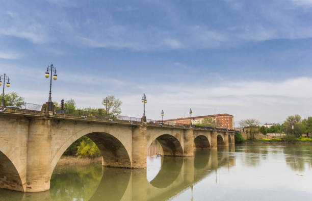 istock Historic Peidra bridge crossing the Ebro river in Logrono 1131146060