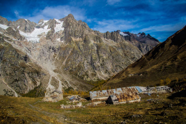 istock autumn landscape in the Italian Alps 1131146866