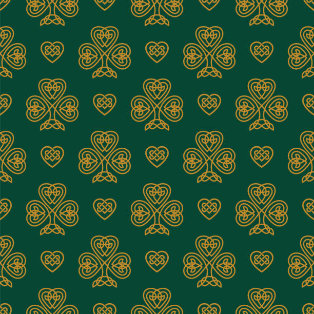 dzień świętego patryka bez szwu wzór z golden shamrock. - irish culture obrazy stock illustrations