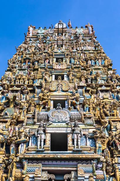 le temple hindou de murugan. colombo, sri lanka. - gopuram architecture and buildings temple sri lanka photos et images de collection