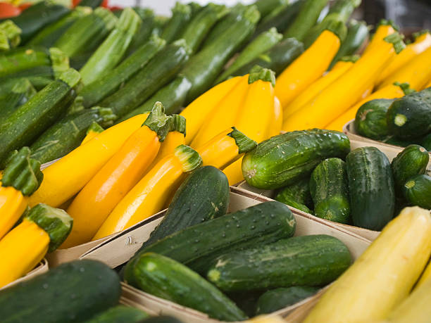 mercado de legumes - crookneck squash - fotografias e filmes do acervo