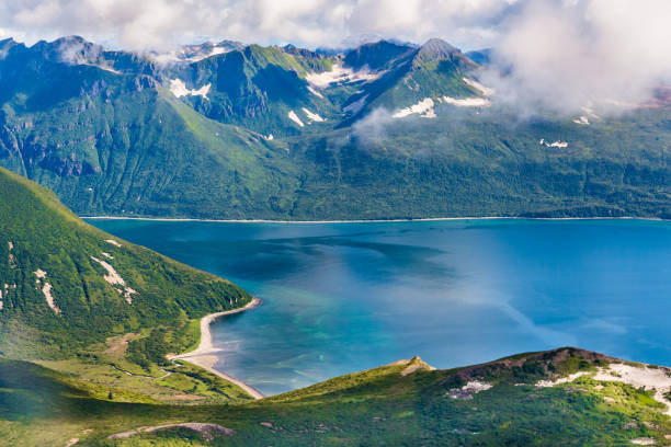 seacoast of katmai in southern alaska - katmai national park imagens e fotografias de stock