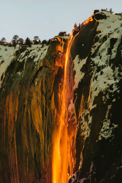 firefall 2019 - yosemite national park winter waterfall california fotografías e imágenes de stock