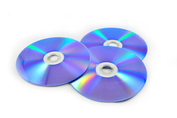 dvd диск или синий луч изолированы на белом фоне - blu ray disc стоковые фото и изображения