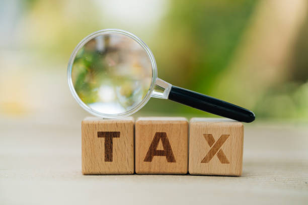 erträge, aufwendungen, steuern, finanzdaten. - tax tax form financial advisor calculator stock-fotos und bilder
