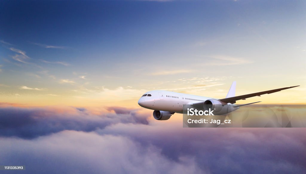 Beau ciel nuageux de lever de soleil de vue aérienne - Photo de Avion libre de droits