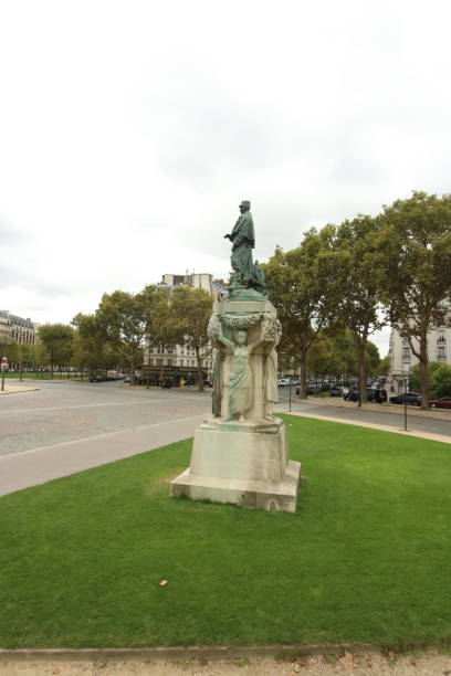 istock statue,  Paris France 1131340120