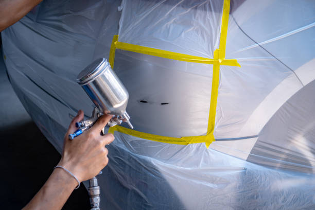istock Quick car paint repair ,It takes one to two hours. 1131343487