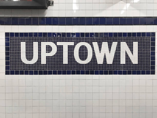 знак uptown - subway station urban scene city new york city стоковые фото и изображения