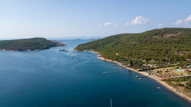 istock islands, sea and boats 1131383821