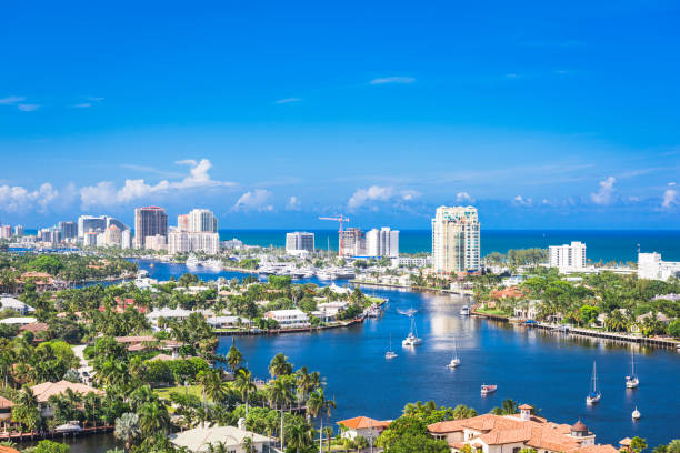 fort lauderdale, floryda, stany zjednoczone - fort lauderdale florida broward county cityscape zdjęcia i obrazy z banku zdjęć