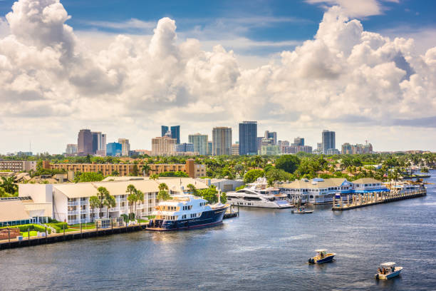 istock Fort Lauderdale, Florida, USA skyline 1131386275