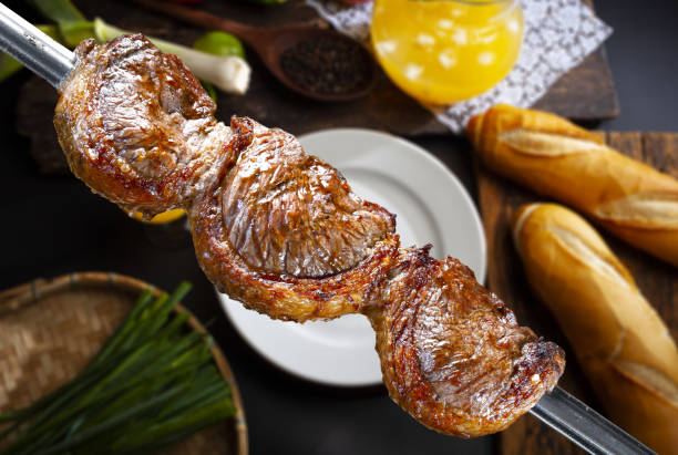 picanha, barbecue tradizionale brasiliano. - green steak food gourmet foto e immagini stock