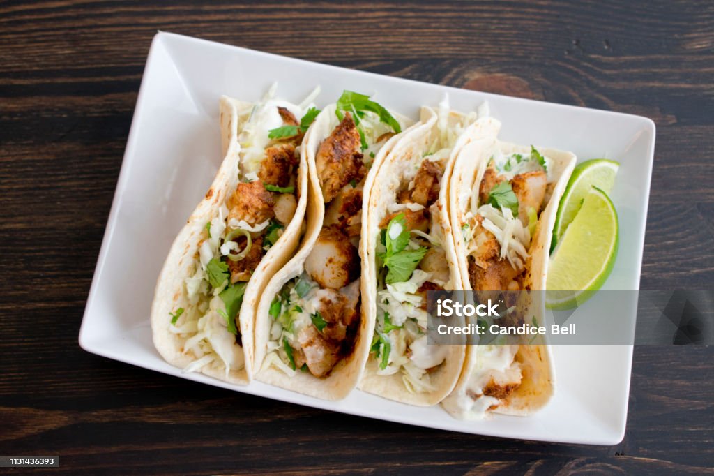 Tacos de peixe com limão Crema - Foto de stock de Taco royalty-free