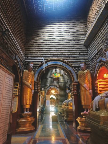 пагода thanboddhay - thanboddhay paya famous place architecture indoors стоковые фото и изображения