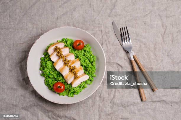 Pechuga De Pollo Frito Foto de stock y más banco de imágenes de Al horno - Al horno, Alimento, Alimentos cocinados