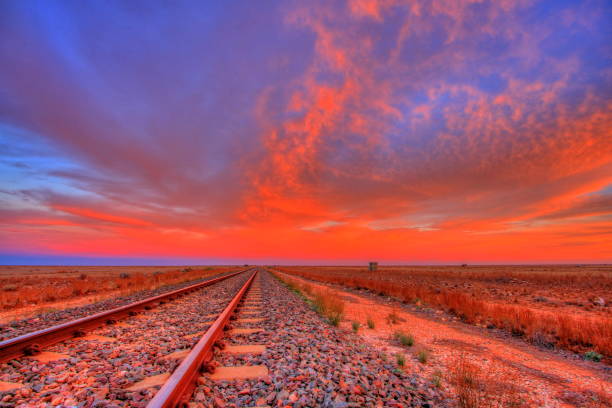 눌 라 보르를 가로지르는 인도 태평양 철도 - outback australia australian culture land 뉴스 사진 이미지