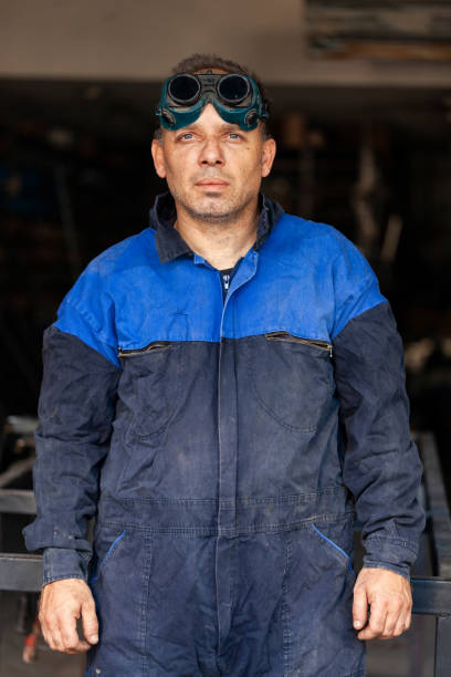 Manual worker portrait Manual worker portrait welder engineering construction bright stock pictures, royalty-free photos & images
