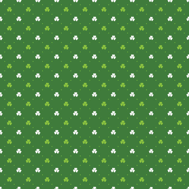 green clovers pattern für den tag des heiligen patrick - clover celebration event sparse simplicity stock-grafiken, -clipart, -cartoons und -symbole