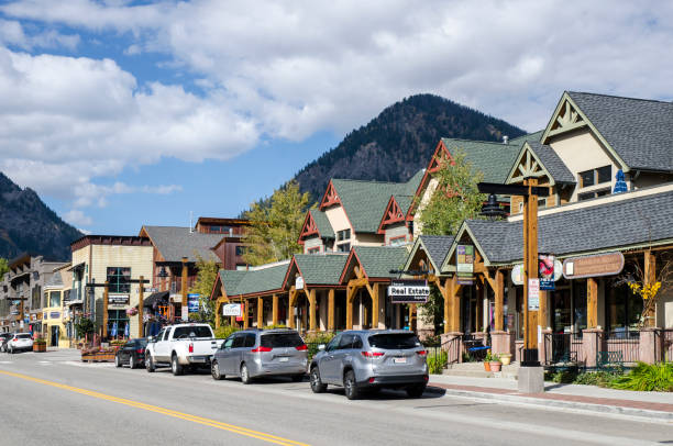 Frisco, Colorado Frisco, Colorado, USA - September 23, 2018: Main Street runs through the town of Frisco, Colorado which was established in 1880 and built during the mining boom. Today, it is a popular town among skiers from around the world. Four major ski resorts are located in close proximity to Frisco: Copper Mountain, Breckenridge, Keystone, and Arapahoe Basin. The town attracts many visitors each year and offers many shops and restaurants. A large reservoir, Lake Dillon, is also located by the town and includes a marina, park and centers for outdoor activities. frisco colorado stock pictures, royalty-free photos & images