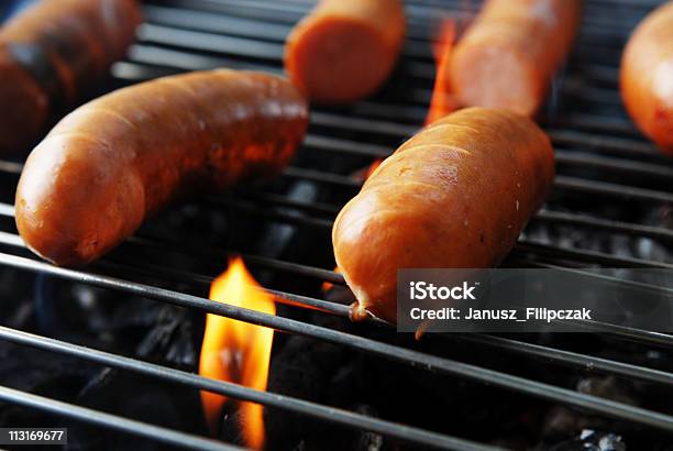 Grilling Enchidos - Fotografias de stock e mais imagens de Ao Ar Livre - Ao Ar Livre, Assado, Calor