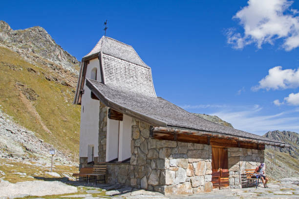 mountain church not far from the Rettenbachferner The mountain church not far from the Rettenbachferner was built in a grandiose high alpine landscape rettenbach glacier stock pictures, royalty-free photos & images