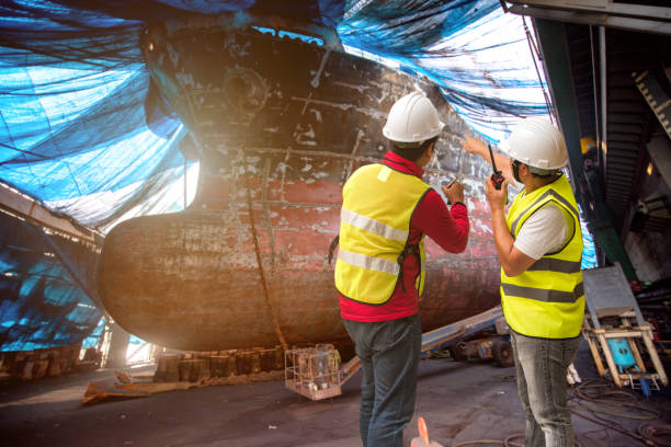 on inspecting - crane shipyard construction pulley imagens e fotografias de stock