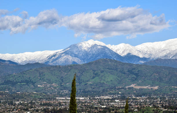 istock Winter Scenery Beyond the San Gabriel Valley 1131736322
