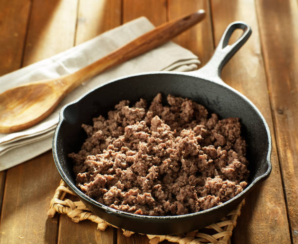 istock browned ground beef in cast iron skillet 1131750970